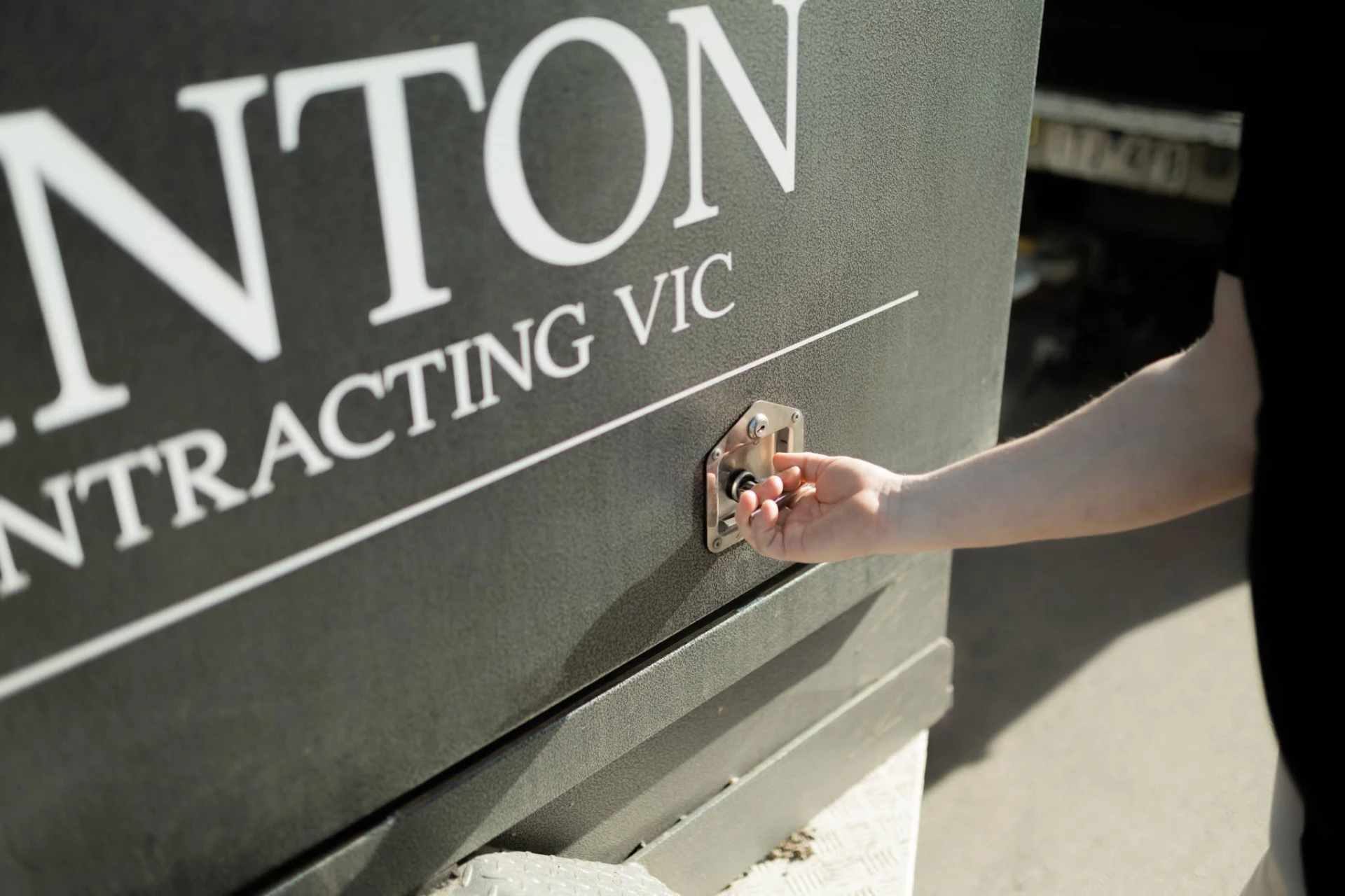 The Hinton Contracting Vic trailer on site