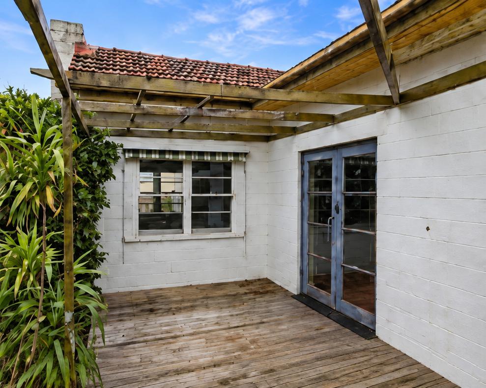 House courtyard before renovation